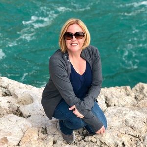 Meet your Posher, Jennifer